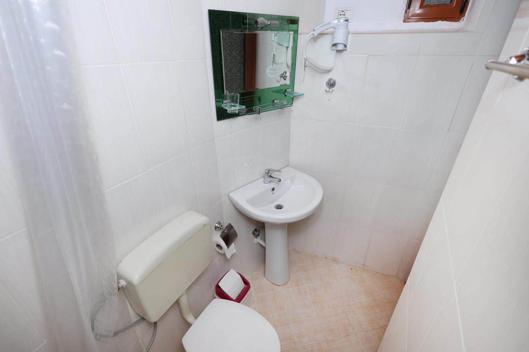 Vila Spahiu Berat Bagian luar foto